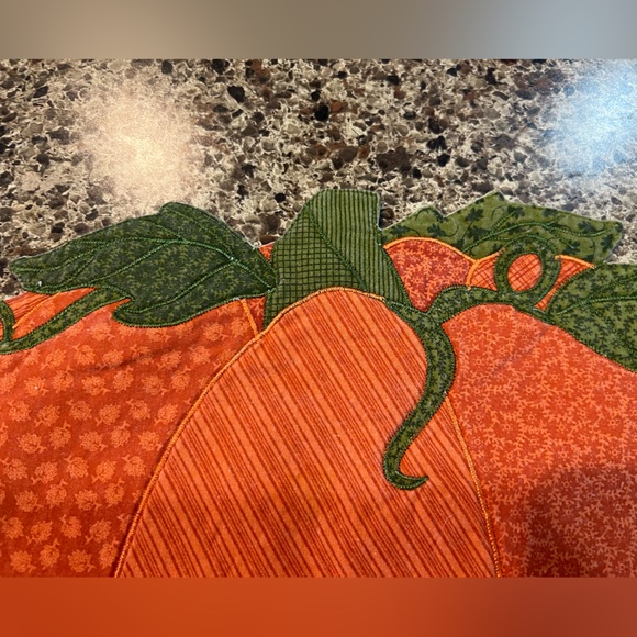 Kohls Harvest Pumpkin Fall/Thanksgiving cloth quilted placemats- set of 8 - Picture 3 of 7